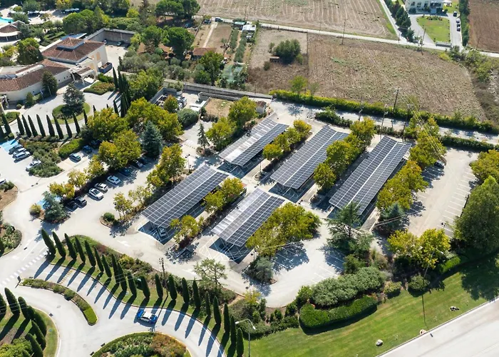 Hyatt Regency Hotel 5*