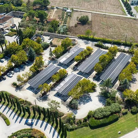 Hyatt Regency מלון 5*