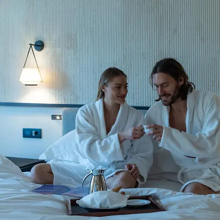 Hyatt Regency מלון 5*