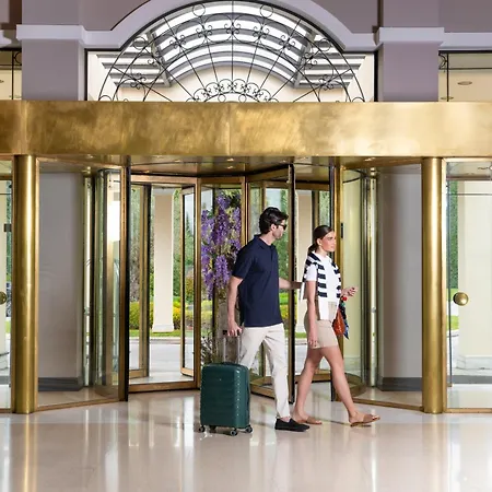 Hyatt Regency 5*
